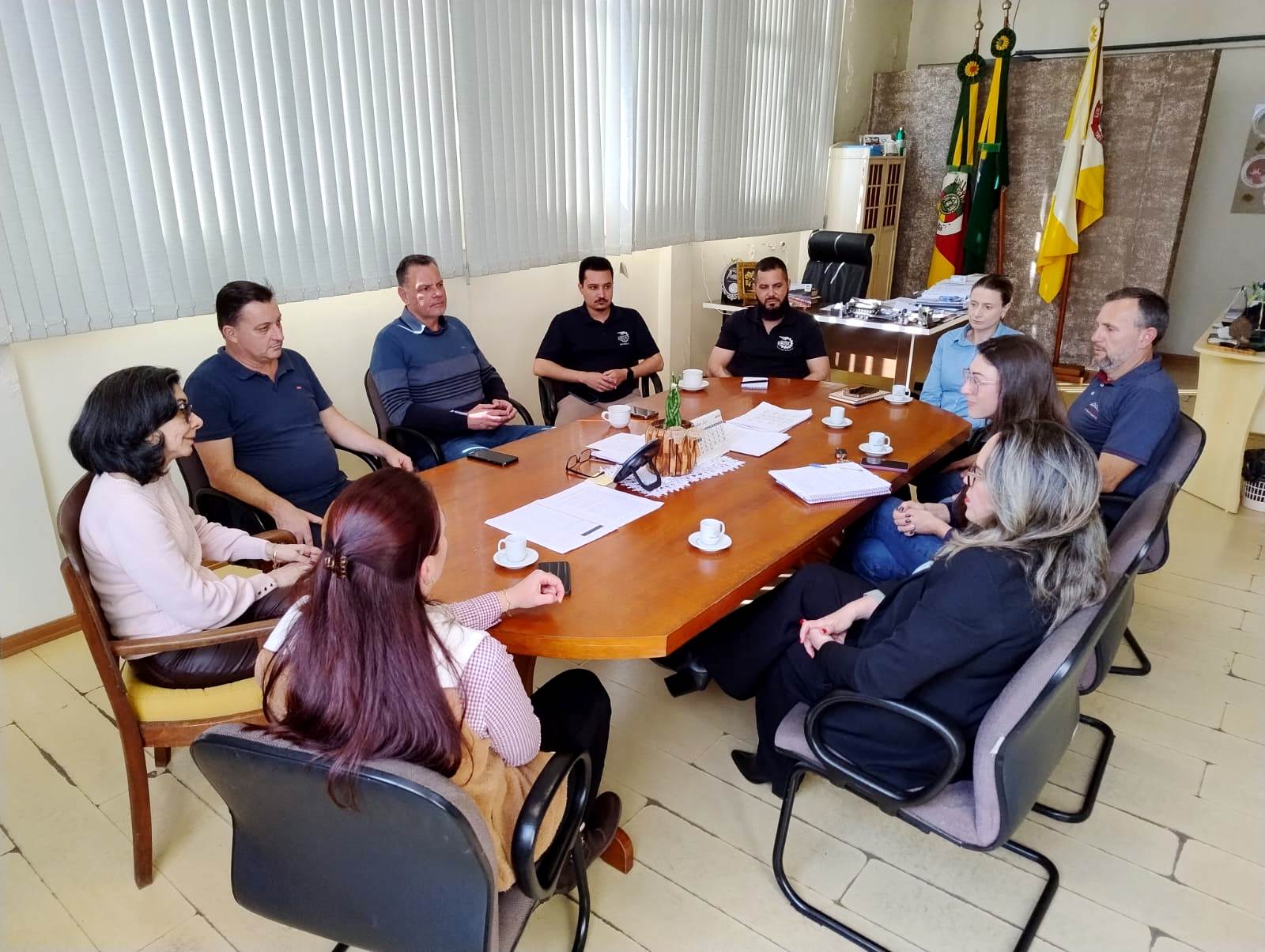 Foto relacionada à notícia: CACIS promove visita institucional à Prefeitura e debate cenário do crédito