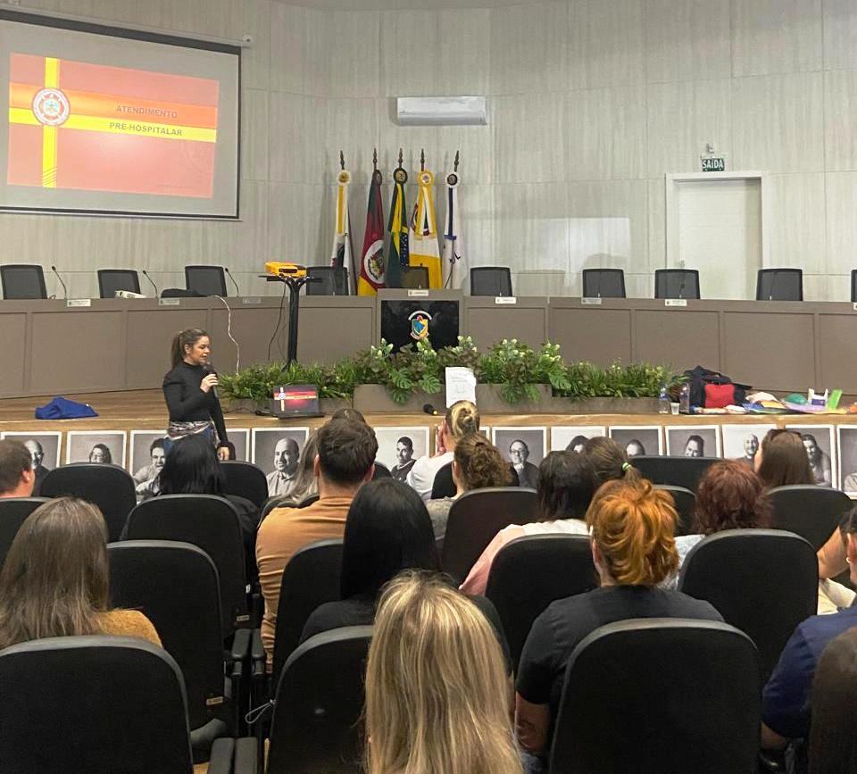 Foto relacionada à notícia: Formação em Primeiros Socorros reforça a segurança nas escolas municipais de Três Passos