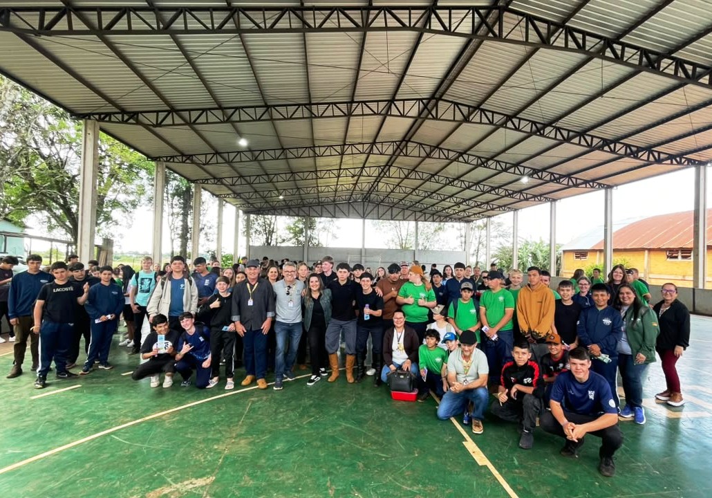 Foto relacionada à notícia: Alunos das escolas do campo participam de Dia de Campo na Escola Técnica Estadual Celeiro